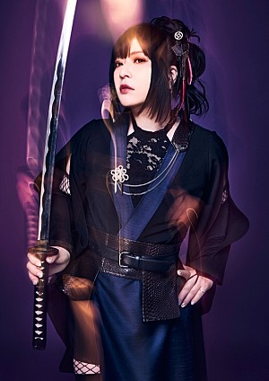 鈴華ゆう子「鈴華ゆう子（和楽器バンド）ソロプロジェクトが本格始動、新曲「ケサラバサラ」MVでダンス」